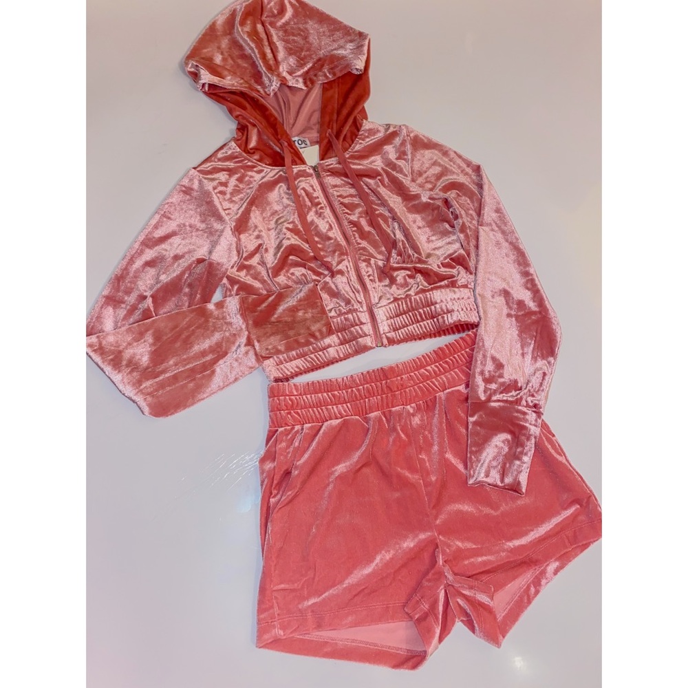 Pink velour shorts set